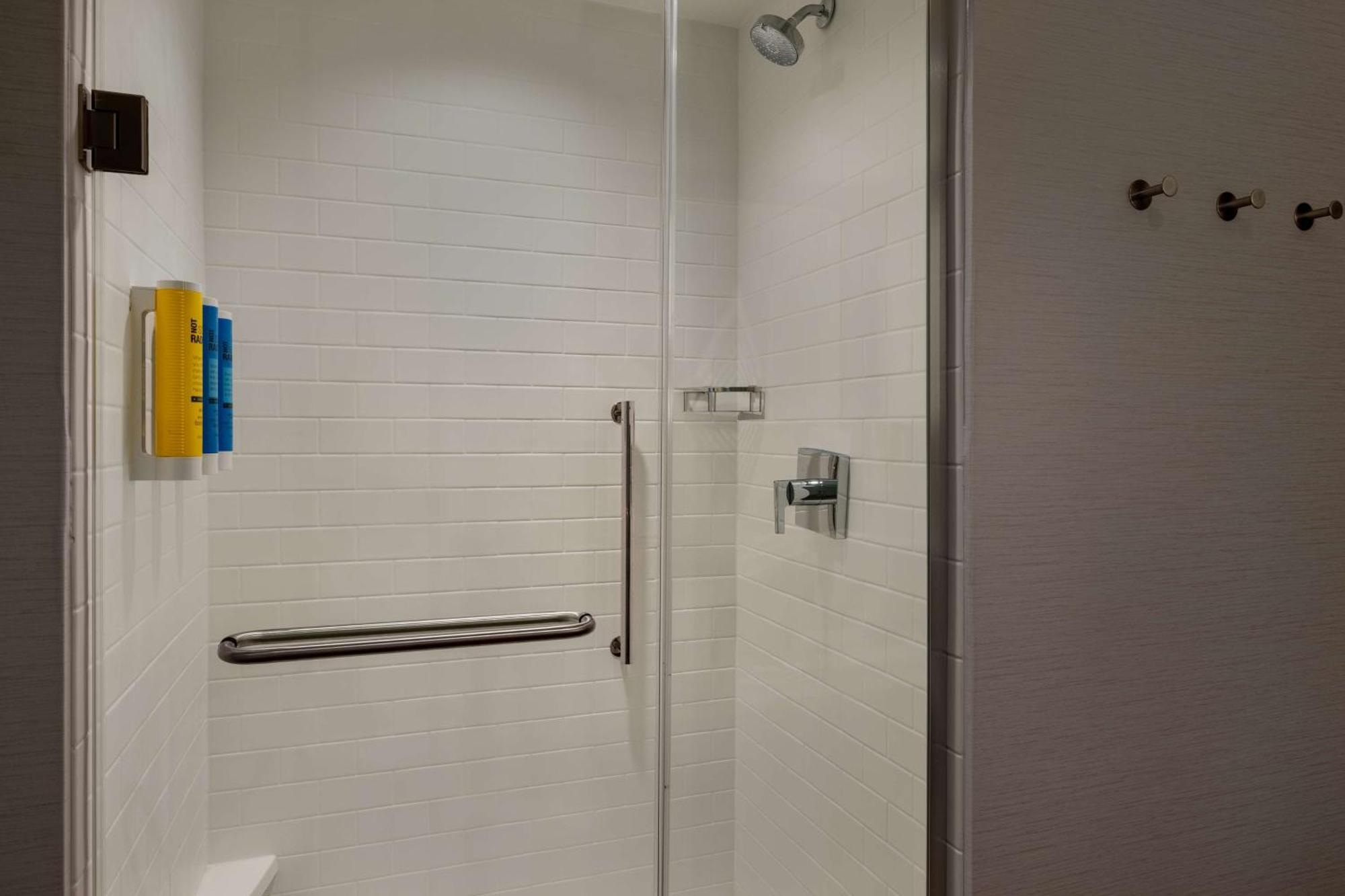 Tru By Hilton Ankeny Hotel Bagian luar foto